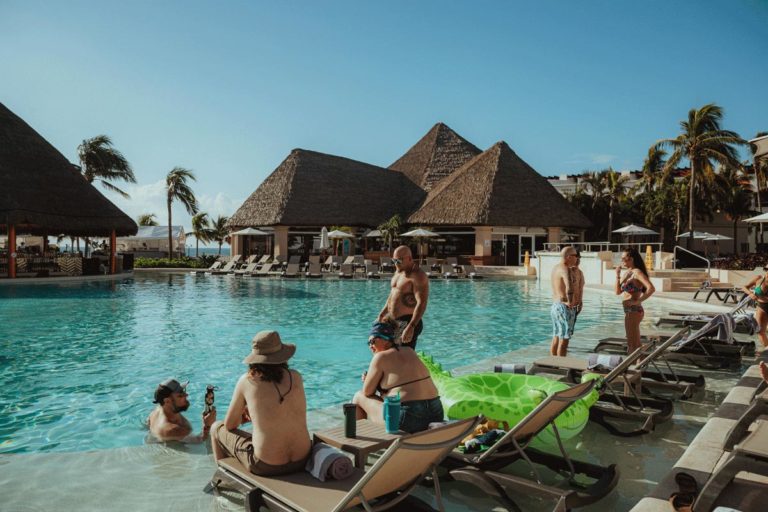 Hard Rock Heaven Pool