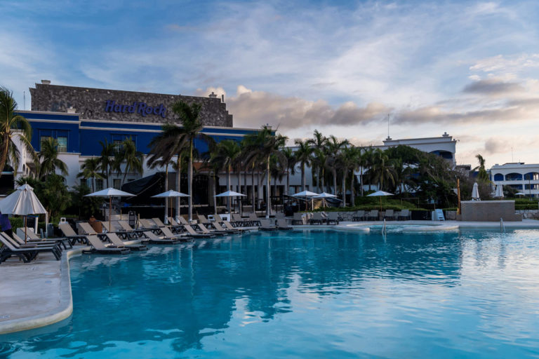 Hard Rock Heaven Pool