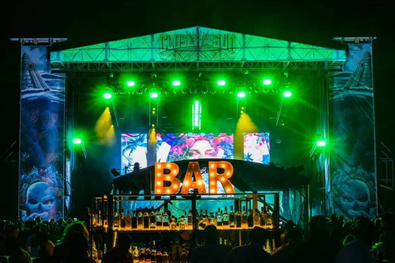 ctts2024-courtyard-bar2
