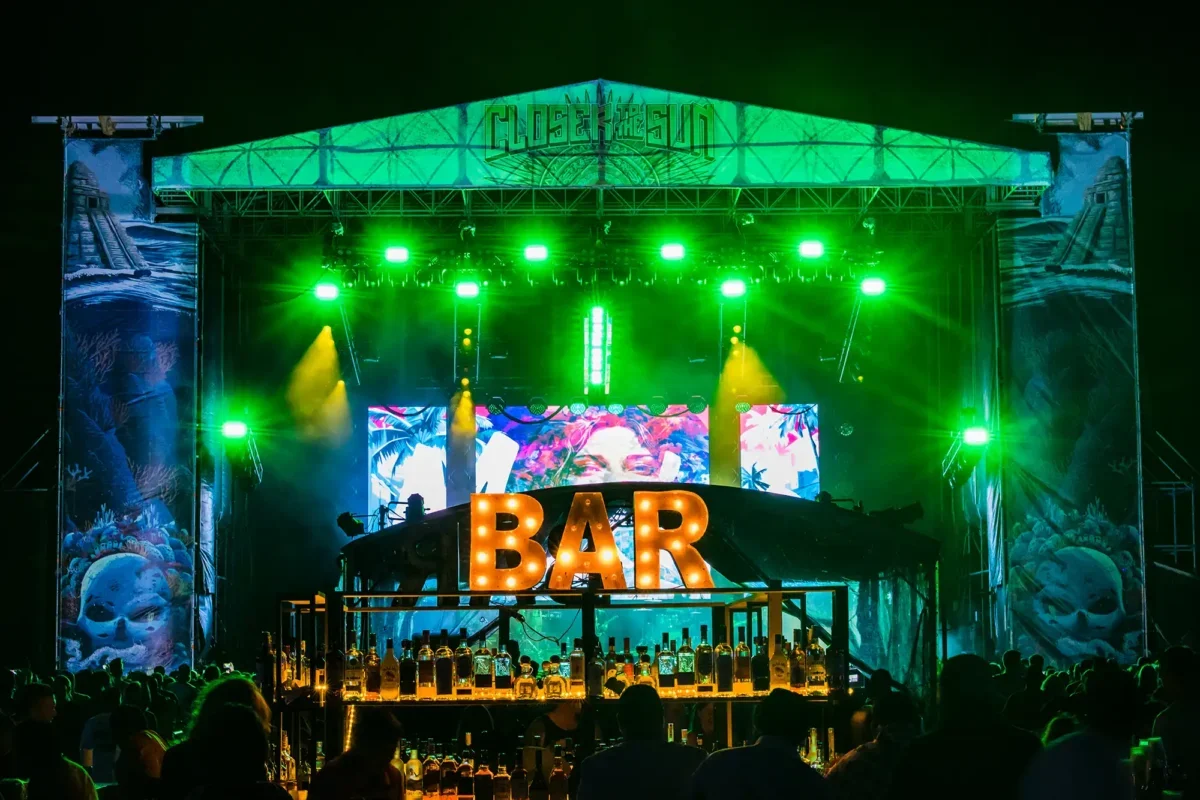 ctts2024-courtyard-bar2